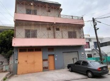 Casa · 221m² · 11 Ambientes · 2 Cocheras · Casa en Isidro Casanova