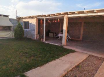 Casa · 76m² · 3 Ambientes · 2 Cocheras · Venta Casa, Rodeo del Medio, Maipú