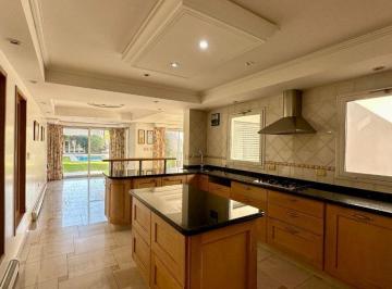 Casa · 345m² · 5 Ambientes · 2 Cocheras · Casa en Venta Lomas del Mirador 5amb Sobre 2 Lotes