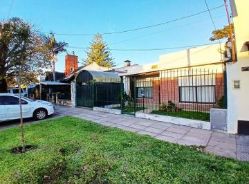 Casa · 130m² · 4 Ambientes · 1 Cochera · Venta Casa 4 Ambientes C/cochera - Martín Coronado