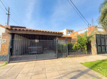 PH · 66m² · 3 Ambientes · 1 Cochera · Venta Castelar Norte Casa C/cochera Patio y Jardin