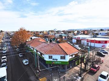 Local comercial · 225m² · 10 Ambientes · Local Comercial en Esquina, en Excelente Ubicación, Más 3 Deptos de Dos Dorm. en Neuquén.