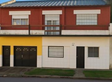 Casa · 140m² · 6 Ambientes · 1 Cochera · Venta Casa 6 Ambientes Gonzalez Catan - Inversion