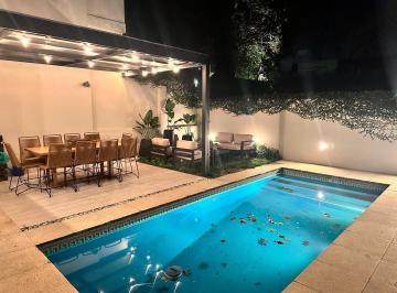 Casa · 191m² · 4 Ambientes · Casa de 4 Ambientes en Acassuso con Jardín y Pileta
