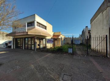 Casa de 5 ambientes, Comandante Nicanor Otamendi · Casa con Local Comercial - Otamendi