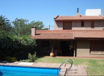 Casa · 260m² · 7 Ambientes · 3 Cocheras · Casa en Venta Arguello 4 Dorm. Apta Crédito
