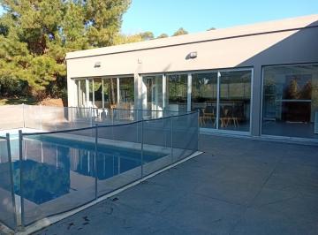 Casa de 5 ambientes, Costa Esmeralda · Casa Piscina Galeria Cerrada