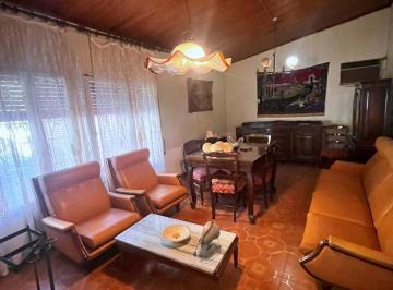 Casa · 110m² · 3 Ambientes · Mariano Moreno Esqui Felix Aguilar - Excelente Ubicacion