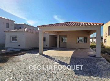 Casa · 200m² · 5 Ambientes · 2 Cocheras · Casa en Venta Barrio El Rebenque Canning