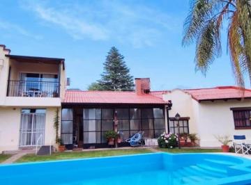 Casa · 420m² · 6 Ambientes · 4 Cocheras · Exc. Casa Vta 7 Dorm Gge/terraza/pileta/qcho Uruguay Al 2600