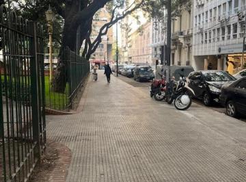 Departamento · 85m² · 4 Ambientes · 1 Cochera · Amplio Departamento Frente a Plaza Libertad