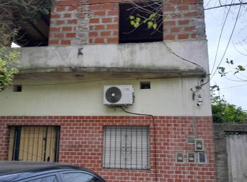 Casa de 4 ambientes, Lanús · Temperley Regia Casa Para 3 Familias Urgente U$d 60.000 Consulte.