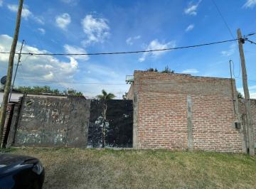 Terreno · 50m² · Terreno en Venta en Carpincho Macho con Muro Perimetral y Mejoras Construidas