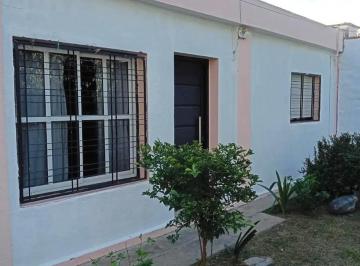 Casa · 211m² · 12 Ambientes · 1 Cochera · Casa en Venta! Una Casa, Dos Hogares - Oportunidad Única!