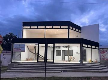Local comercial · 180m² · 4 Ambientes · 3 Cocheras · Local y Fondo de Comercio