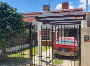 Casa · 130m² · Venta de Casa 4 Dorm. Calle Lebenshon.