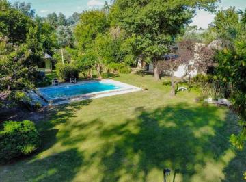 Quinta vacacional · 151m² · 4 Dormitorios · Venta Casa Quinta Pilar 4312 m Pileta Quincho