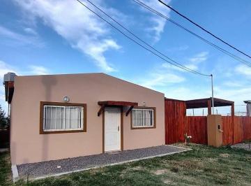 Casa · 70m² · 3 Ambientes · 2 Cocheras · Casa Moderna Doble Lote Barrio Los Tilos Venta