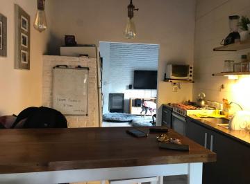 PH · 161m² · 6 Ambientes · Venta Caseros PH con 2 Dptos Tipo Casas de 3 Amb en Bloque.