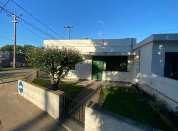 Casa · 106m² · 4 Ambientes · 1 Cochera · Venta Casa de 3 Dorm. en Pérez