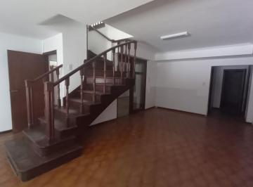 Casa · 268m² · 4 Ambientes · 1 Cochera · Importante Propiedad, Ideal Para Instituciones
