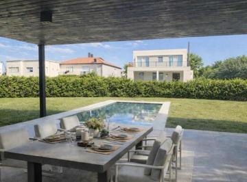 Casa · 249m² · 1 Cochera · Casa Chalet en Venta en Tipas, Nordelta, Tigre
