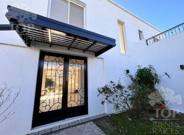 Casa · 196m² · 5 Ambientes · Casa en Venta en San Rafael - Villanueva