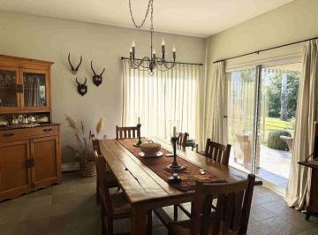 Casa · 250m² · 4 Ambientes · 1 Cochera · Casa en La Emilia - Alquiler Temporada de Polo
