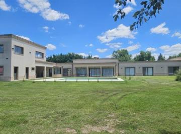 Casa · 457m² · 7 Ambientes · 2 Cocheras · Casa 7 Ambientes en Fincas de San Vicente