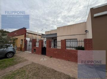 Casa · 75m² · 4 Ambientes · 1 Cochera · Casa de 4 Ambientes con Cochera y Terraza Propia (Wilde)