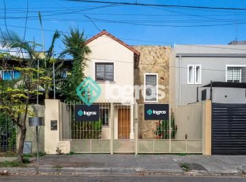 Casa de 5 ambientes, Salta · Dúplex en Venta de 3 Dorm. con Cochera en Grand Bourg