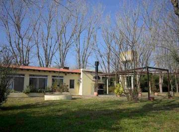 Quinta vacacional · 305m² · 4 Dormitorios · 3 Cocheras · Venta – Casa Quinta en Cañuelas con Pileta