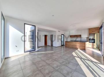 Casa · 94m² · 3 Ambientes · 1 Cochera · Casa en Venta a Estrenar en Barrio Cerrado