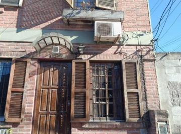 Casa Venta 82m² de 3 ambientes · Duplex de 3 Amb. C/patio y 2 Baños (Rincón 2700 - R. Mejía)