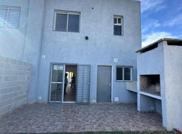 PH · 160m² · 4 Ambientes · 2 Cocheras · Alquilo Duplex 3 Dorm. - B° Lomas del Chateau - Frente a Plaza - Zona Note