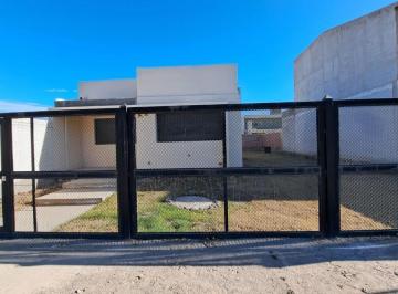 Casa · 420m² · 2 Dormitorios · Casa en Centenario - Rincón del Valle