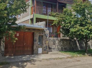 Casa · 200m² · 3 Dormitorios · 2 Cocheras · Casa en Aluminé