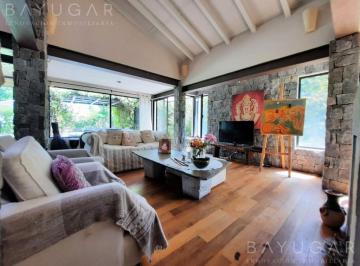 Casa · 270m² · 6 Ambientes · 2 Cocheras · Alquiler - Casa Estilo Moderno en La Lomada - Pilar