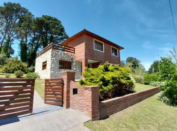 Casa · 220m² · 3 Ambientes · 1 Cochera · Venta Chalet 3 Amb en Sierra de Los Padres