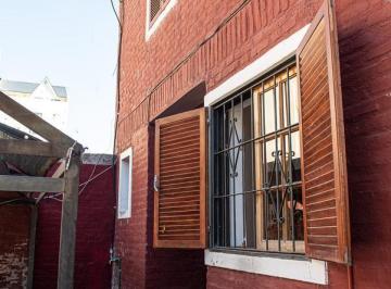 Casa · 90m² · 3 Ambientes · 1 Cochera · Duplex Alderete 1084 C/cochera
