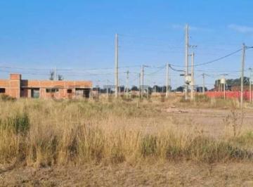 Terreno · 300m² · Terreno en Venta U$d 6.000 + Cuotas en Barrio Semi Cerrado Siempre Verde Escucha Ofertas