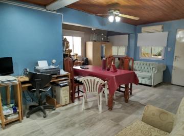 Casa · 158m² · 4 Ambientes · 1 Cochera · Casa en Venta en Nqn: 3 Dorm. y Salón Multiuso