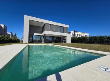 Casa · 274m² · 5 Ambientes · 4 Cocheras · Casa a Estrenar en Venta - San Matias, Escobar