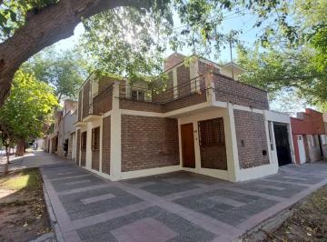 Casa · 170m² · 4 Ambientes · 1 Cochera · Casa en Godoy Cruz