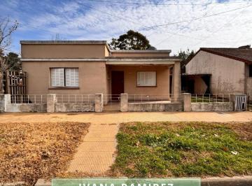 Casa · 74m² · 3 Ambientes · 1 Cochera · Casa en Venta 3 Amb. Lista Para Escriturar - Moreno