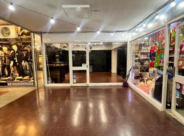 Local comercial de 3 ambientes, Rosario · Amplio Local en Alquiler.