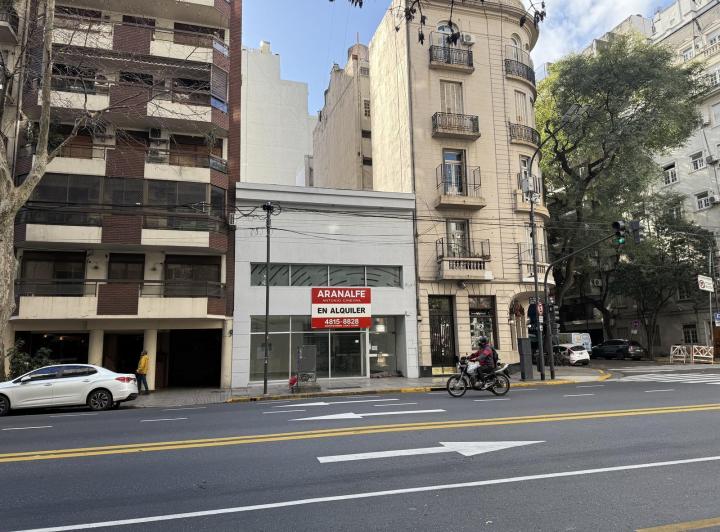 Local comercial · 490m²