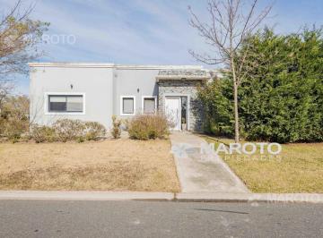 Casa · 155m² · 4 Ambientes · 2 Cocheras · Casa en Venta en Barrio El Canton Puerto - Maroto Propiedades