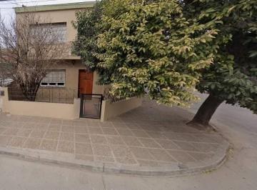 Casa · 130m² · 5 Ambientes · Casa en Venta. Barrio Empalme. a m. de Av Sabattini