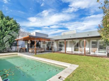 Casa · 117m² · 5 Ambientes · Casa en Venta en La Montura 3 Dorm., Lote Interno